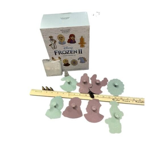William Sonoma Disney Frozen 2 Cookie Cutter Baking Set Kit - Picture 2 of 5